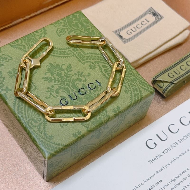 G*u*i bracelets